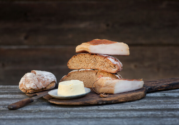     Culinary delights - Brettljause - bread and bacon 